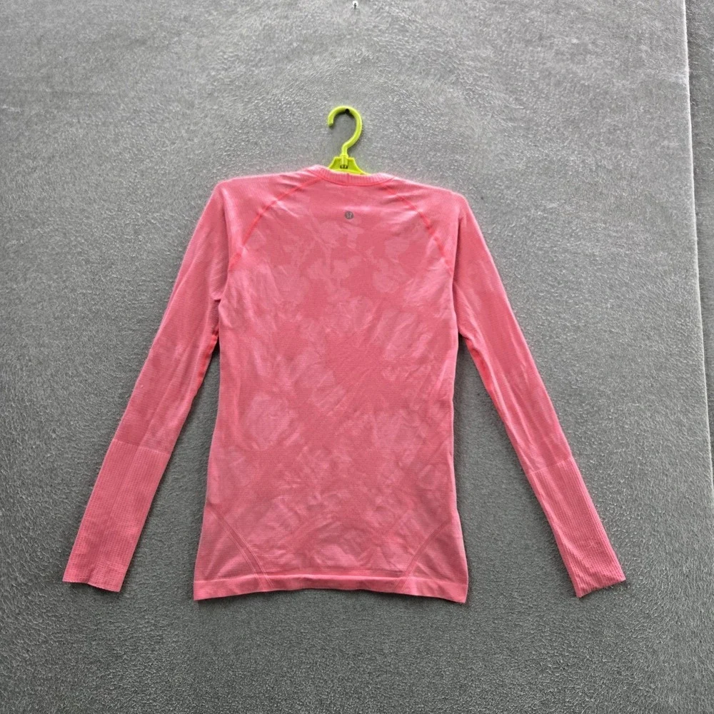 Lululemon Women Shirt 8 Pink Floral Swiftly Tech Activewear Crew Neck Pullover